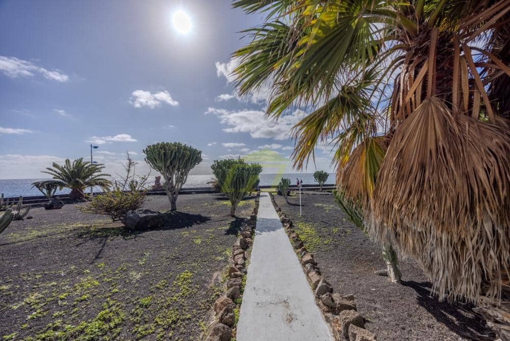 3 slaapkamer Bungalow te koop in Costa Teguise met zwembad - € 750.000 (Ref: 9535489)