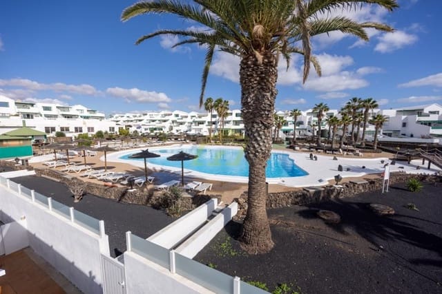 3 slaapkamer Bungalow te koop in Costa Teguise, Teguise met zwembad - € 750.000 (Ref: 9535489)