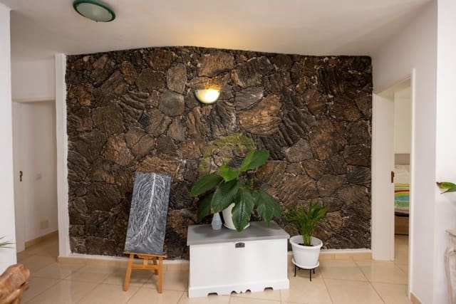 3 slaapkamer Bungalow te koop in Costa Teguise, Teguise met zwembad - € 750.000 (Ref: 9535489)