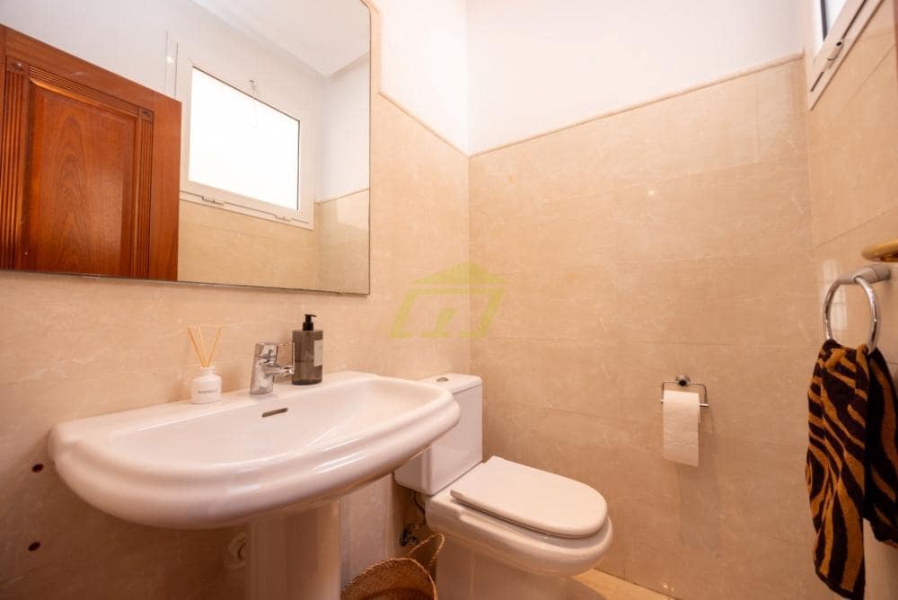 3 bedroom Apartment for sale in Puerto del Carmen with pool - € 795,000 (Ref: 9535490)