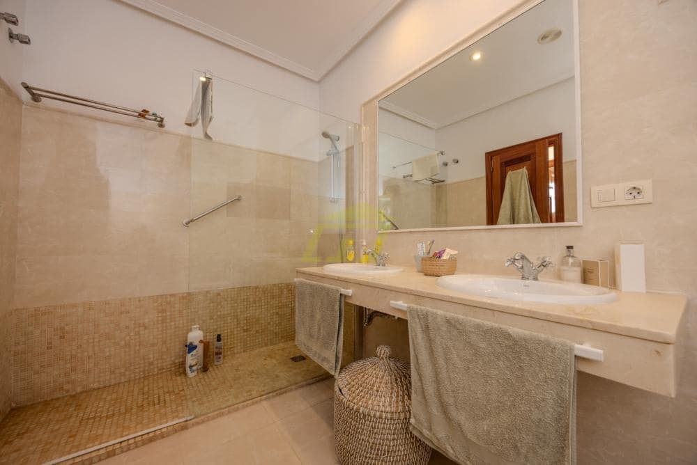 3 bedroom Apartment for sale in Puerto del Carmen with pool - € 795,000 (Ref: 9535490)