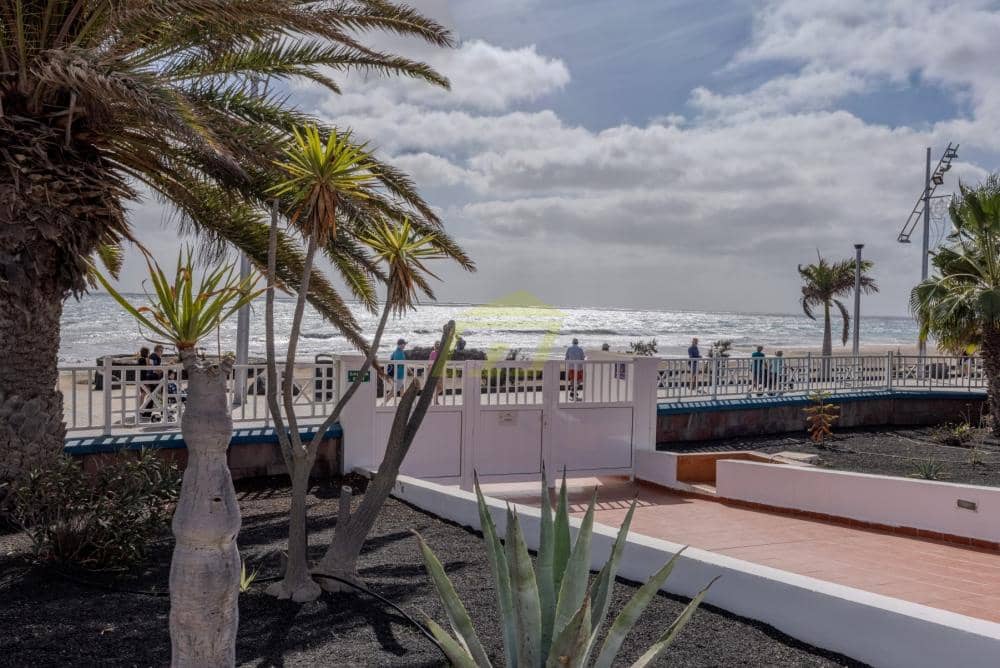 3 bedroom Apartment for sale in Puerto del Carmen with pool - € 795,000 (Ref: 9535490)