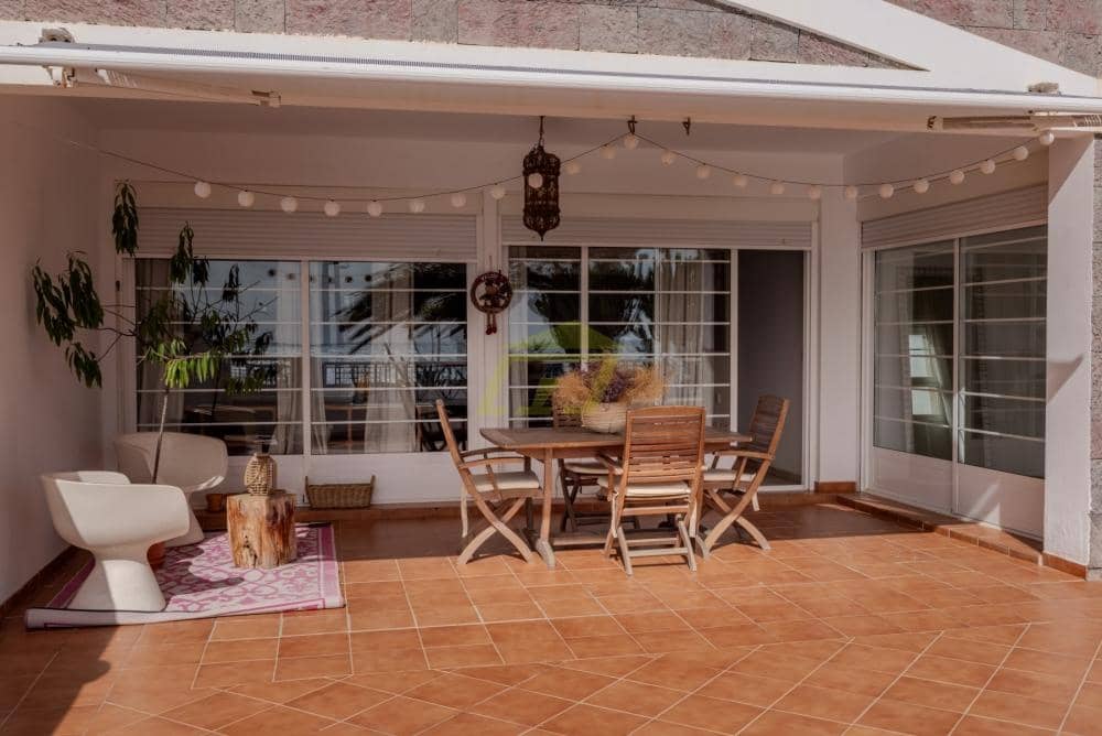 3 bedroom Apartment for sale in Puerto del Carmen with pool - € 795,000 (Ref: 9535490)