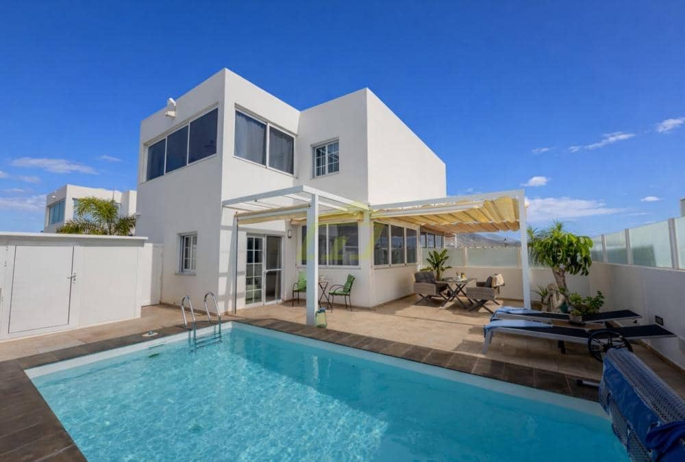 3 soveværelse Villa til salg i Playa Blanca med swimmingpool - € 475.000 (Ref: 9540718)