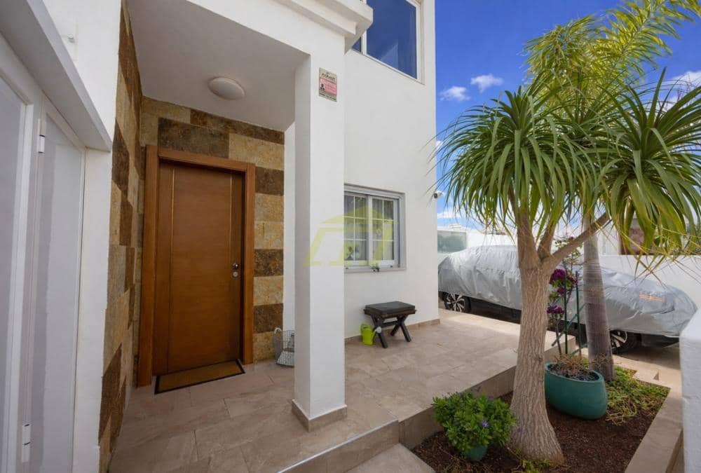 3 soveværelse Villa til salg i Playa Blanca med swimmingpool - € 475.000 (Ref: 9540718)