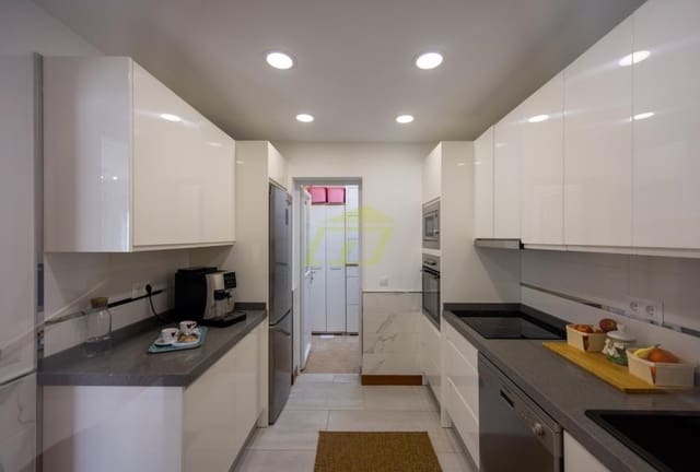 3 soveværelse Villa til salg i Playa Blanca, Yaiza med swimmingpool - € 475.000 (Ref: 9540718)