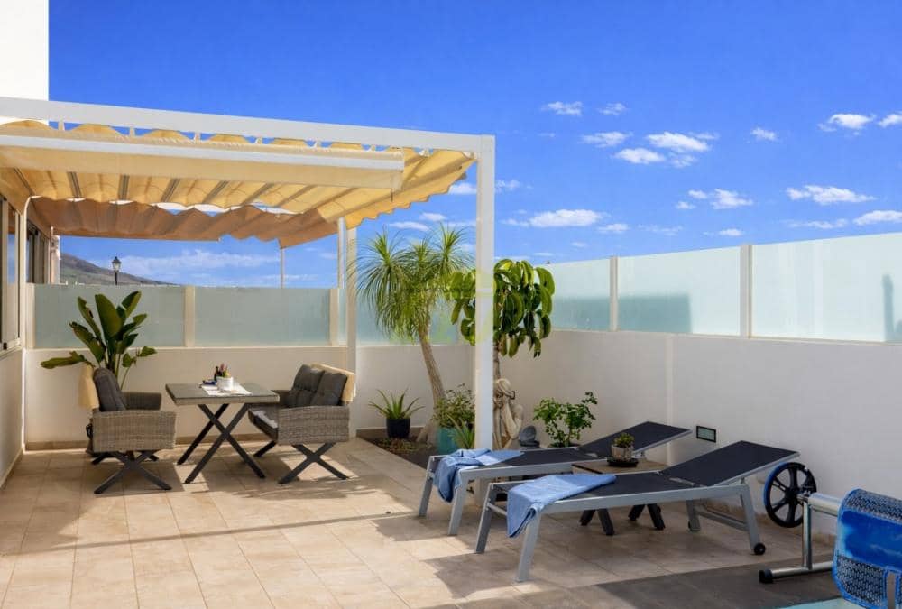 3 soveværelse Villa til salg i Playa Blanca med swimmingpool - € 475.000 (Ref: 9540718)