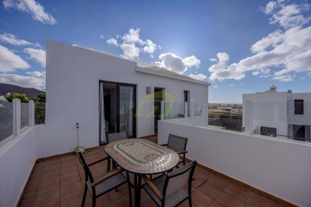 Chalet de 3 habitaciones en Playa Blanca en venta con piscina - 450.000 € (Ref: 9540719)