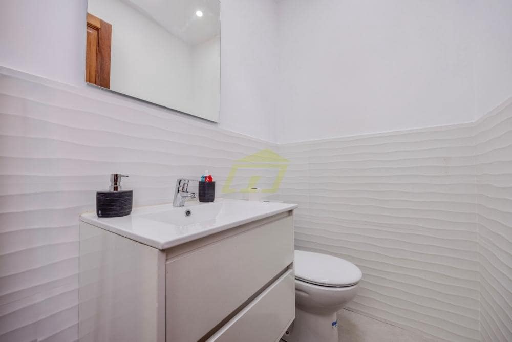 Chalet de 3 habitaciones en Playa Blanca en venta con piscina - 450.000 € (Ref: 9540719)