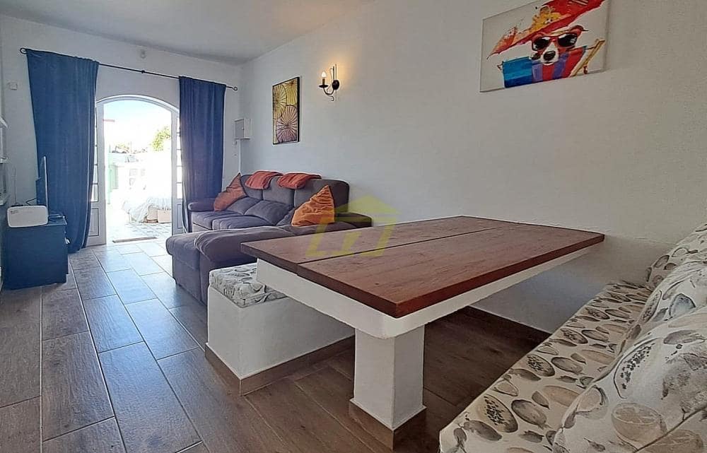 Chalet de 1 habitación en Puerto del Carmen en venta - 249.000 € (Ref: 9547502)