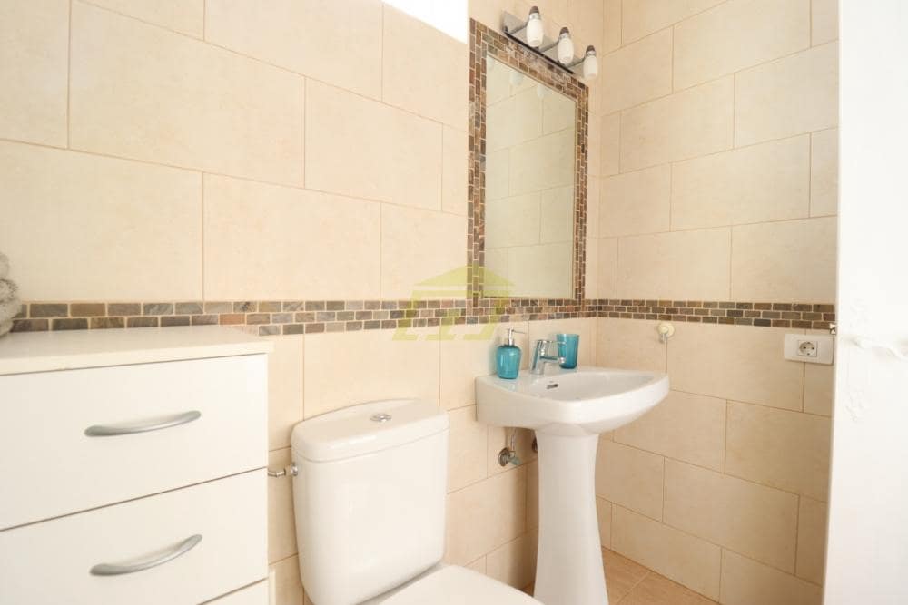 Chalet de 1 habitación en Puerto del Carmen en venta - 249.000 € (Ref: 9547502)