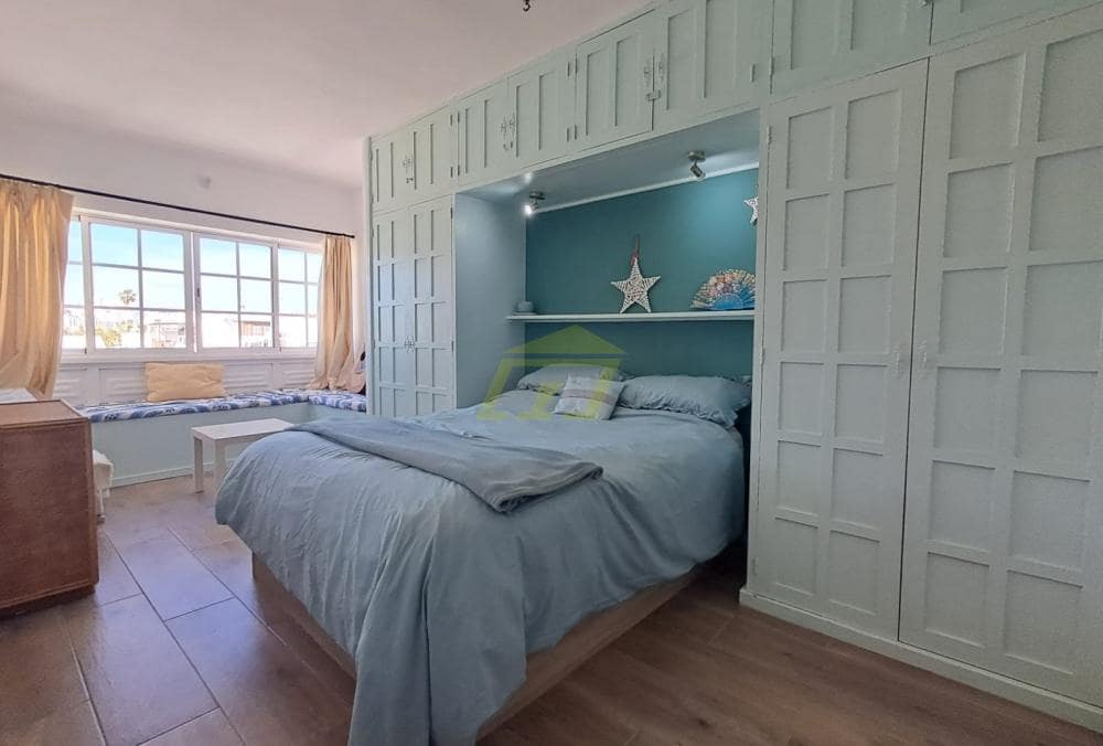 Chalet de 1 habitación en Puerto del Carmen en venta - 249.000 € (Ref: 9547502)