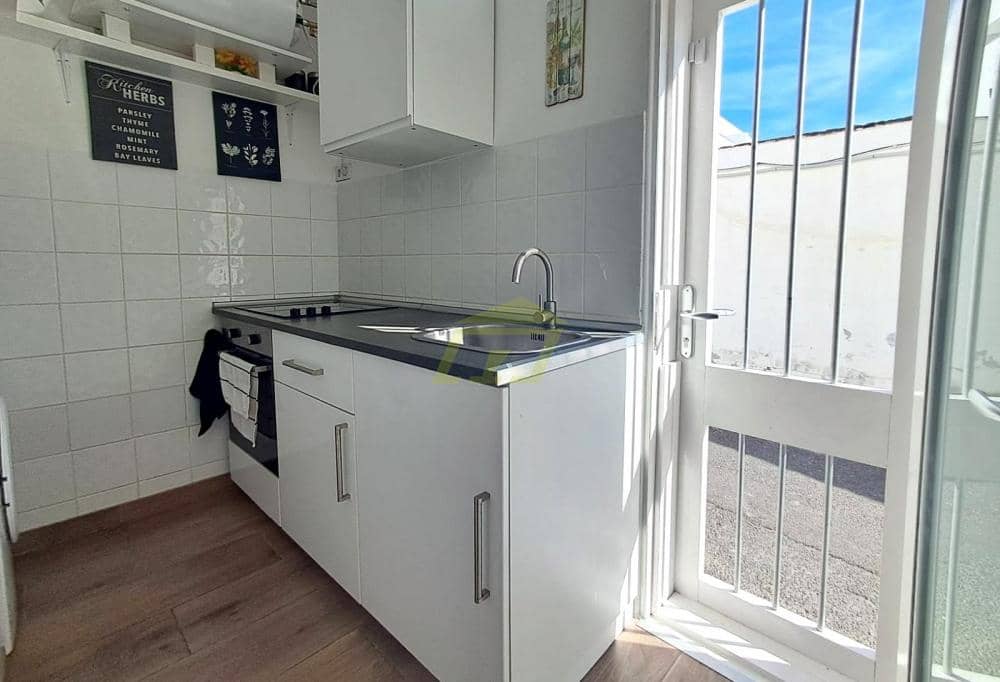 Chalet de 1 habitación en Puerto del Carmen en venta - 249.000 € (Ref: 9547502)