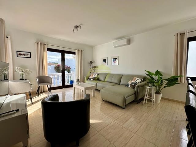 4 chambre Villa/Maison à vendre à Guime, San Bartolomé avec piscine - 650 000 € (Ref: 9554513)