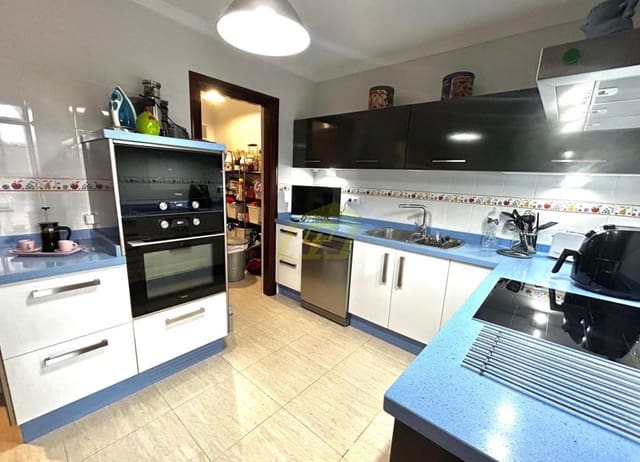 3 chambre Bungalow à vendre à Costa Teguise, Teguise avec piscine - 450 000 € (Ref: 9554514)