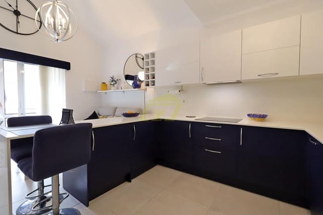 1 chambre Appartement à vendre à Puerto del Carmen, Tías avec piscine - 245 000 € (Ref: 9554515)