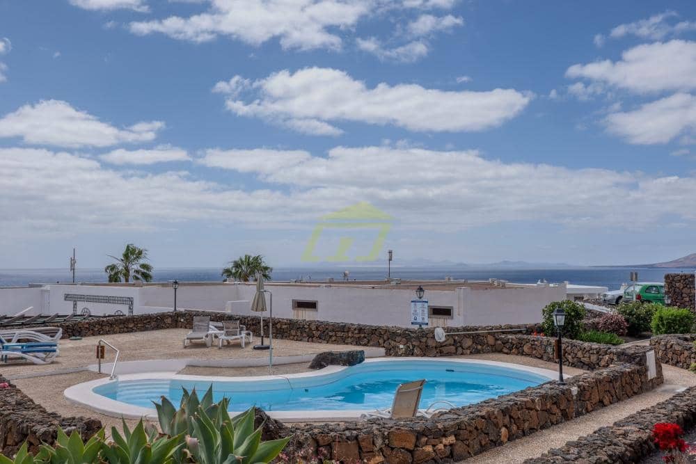 2 soveværelse Lejlighed til salg i Puerto del Carmen med swimmingpool - € 299.000 (Ref: 9554517)