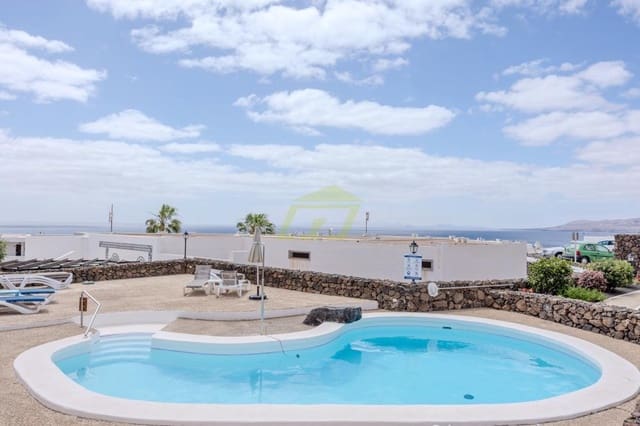 2 soveværelse Lejlighed til salg i Puerto del Carmen, Tías med swimmingpool - € 299.000 (Ref: 9554517)