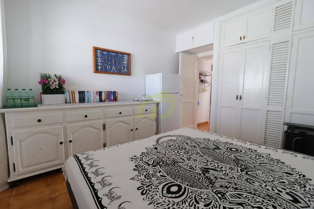 2 soveværelse Lejlighed til salg i Puerto del Carmen med swimmingpool - € 299.000 (Ref: 9554517)