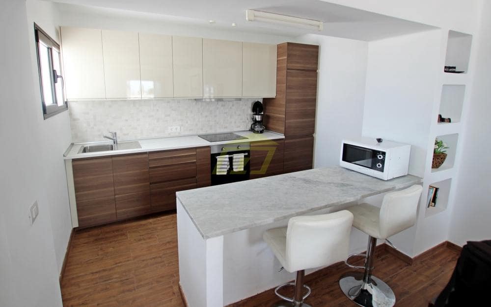 2 bedroom Villa for sale in Puerto del Carmen - € 379,000 (Ref: 9560855)