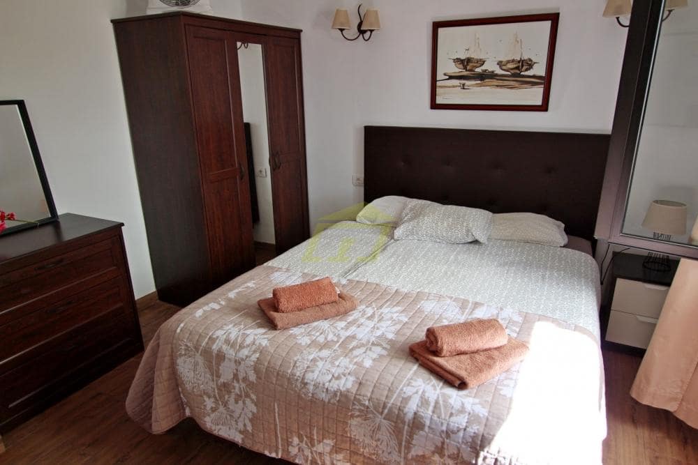 2 bedroom Villa for sale in Puerto del Carmen - € 379,000 (Ref: 9560855)