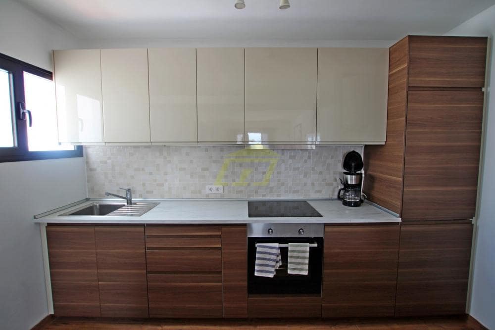 2 bedroom Villa for sale in Puerto del Carmen - € 379,000 (Ref: 9560855)