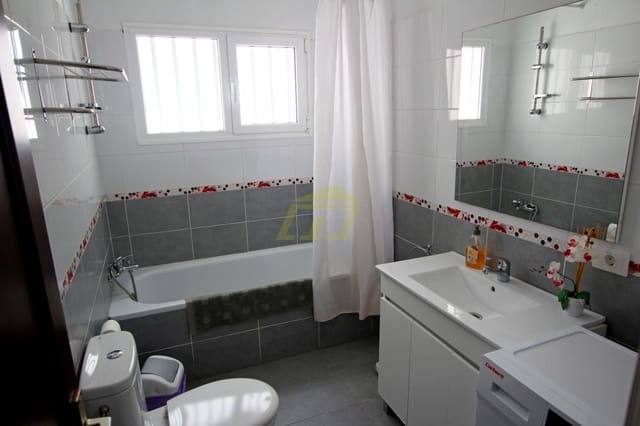 2 soverom Villa til salgs i Puerto del Carmen, Tías - € 379 000 (Ref: 9560855)