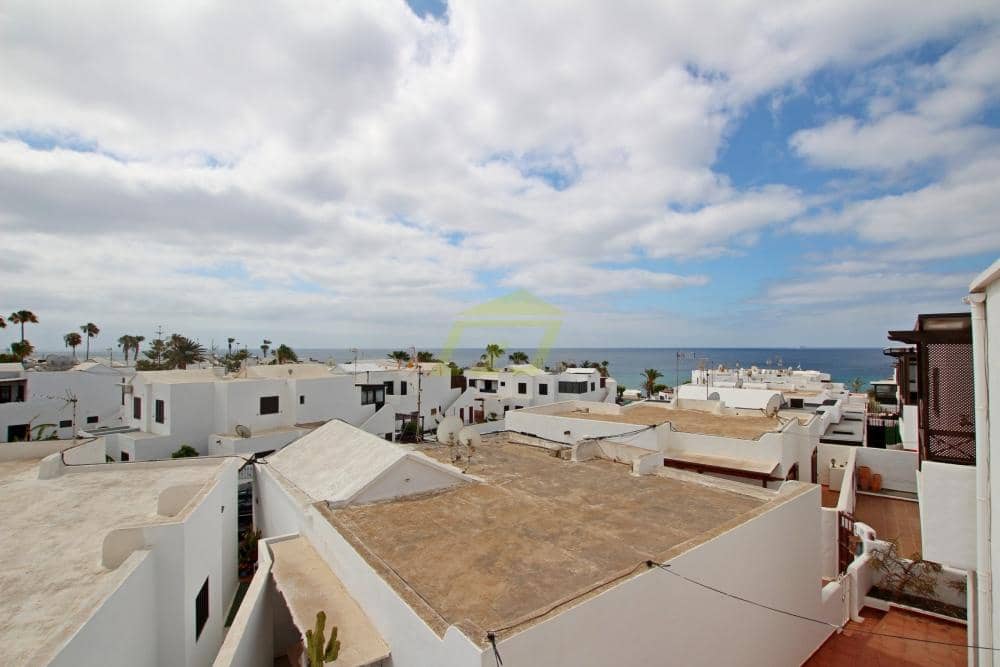 2 bedroom Villa for sale in Puerto del Carmen - € 379,000 (Ref: 9560855)