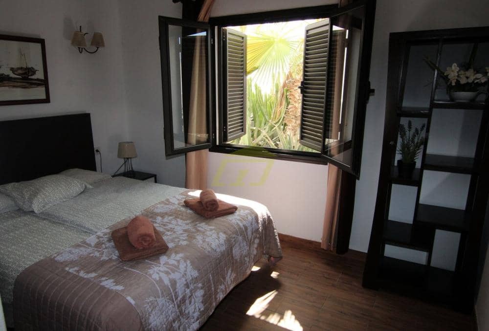 2 bedroom Villa for sale in Puerto del Carmen - € 379,000 (Ref: 9560855)