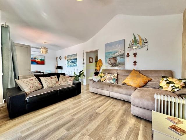 2 soverom Villa til salgs i Tías med svømmebasseng - € 475 000 (Ref: 9567964)