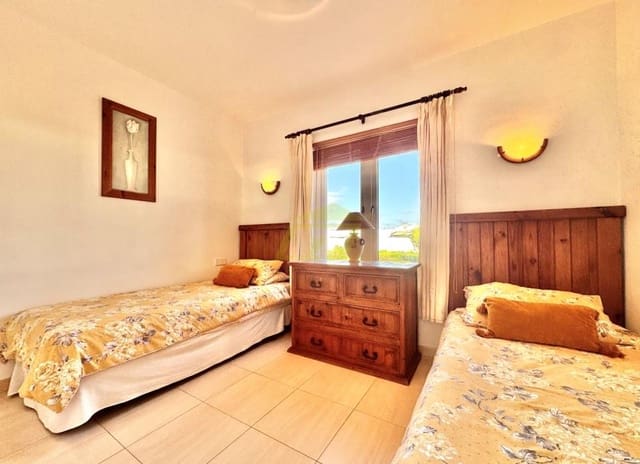 3 camera da letto Bungalow in vendita in Costa Teguise, Teguise con piscina - 520.000 € (Rif: 9567965)