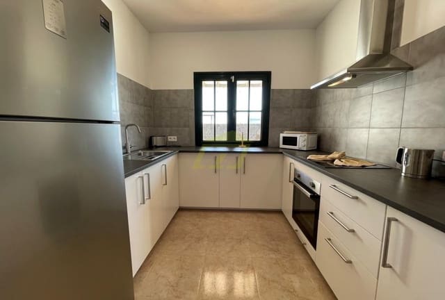 3 makuuhuone Huvila myytävänä paikassa Playa Blanca, Yaiza mukana uima-altaan - 485 000 € (Ref: 9567966)