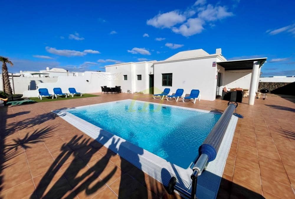 3 makuuhuone Huvila myytävänä paikassa Playa Blanca mukana uima-altaan - 485 000 € (Ref: 9567966)