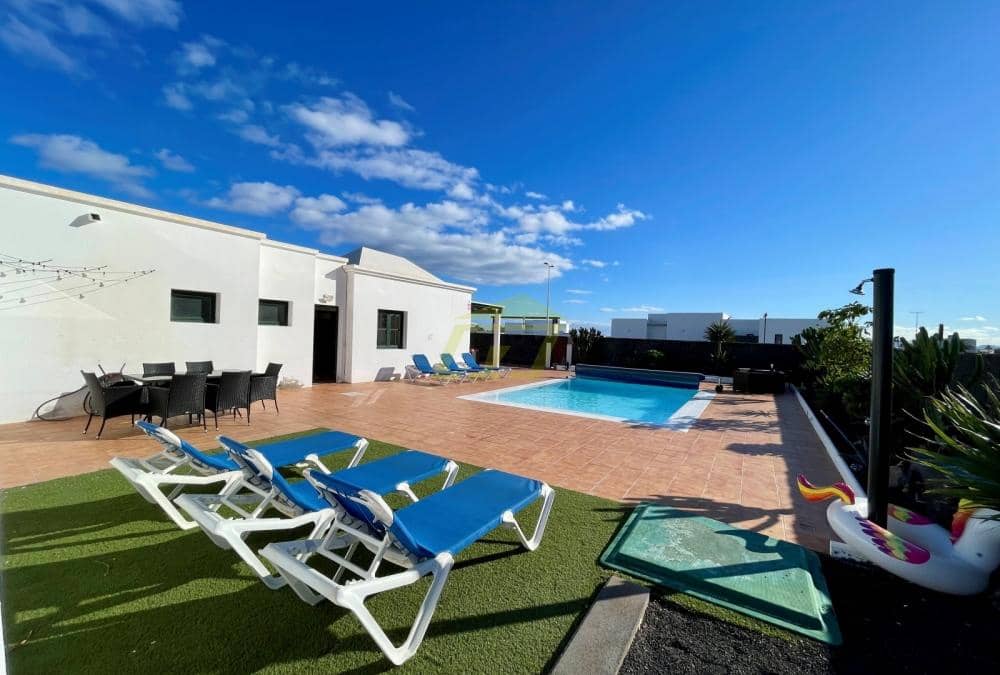 3 makuuhuone Huvila myytävänä paikassa Playa Blanca mukana uima-altaan - 485 000 € (Ref: 9567966)