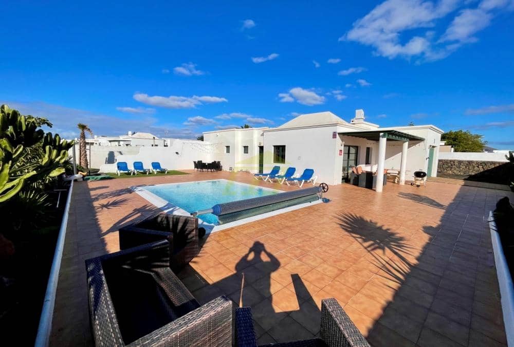 3 makuuhuone Huvila myytävänä paikassa Playa Blanca mukana uima-altaan - 485 000 € (Ref: 9567966)