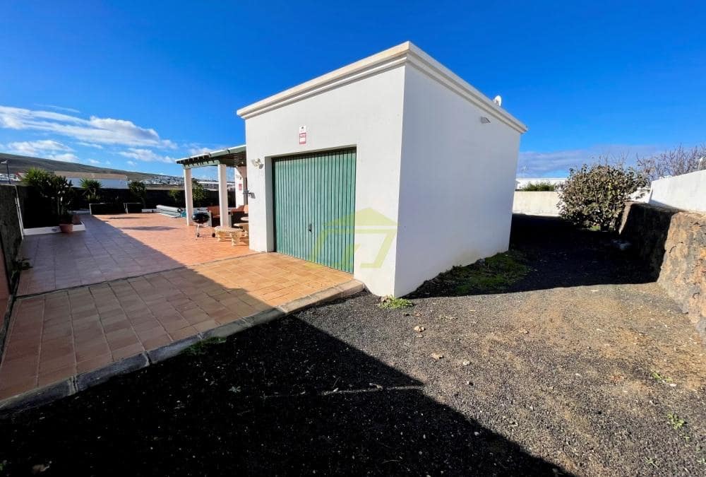 3 makuuhuone Huvila myytävänä paikassa Playa Blanca mukana uima-altaan - 485 000 € (Ref: 9567966)