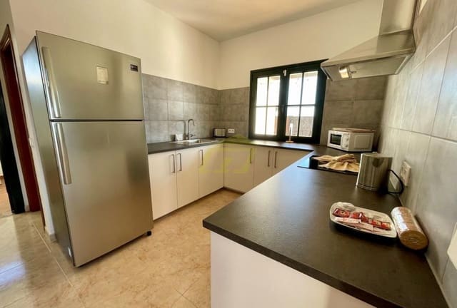 3 makuuhuone Huvila myytävänä paikassa Playa Blanca, Yaiza mukana uima-altaan - 485 000 € (Ref: 9567966)