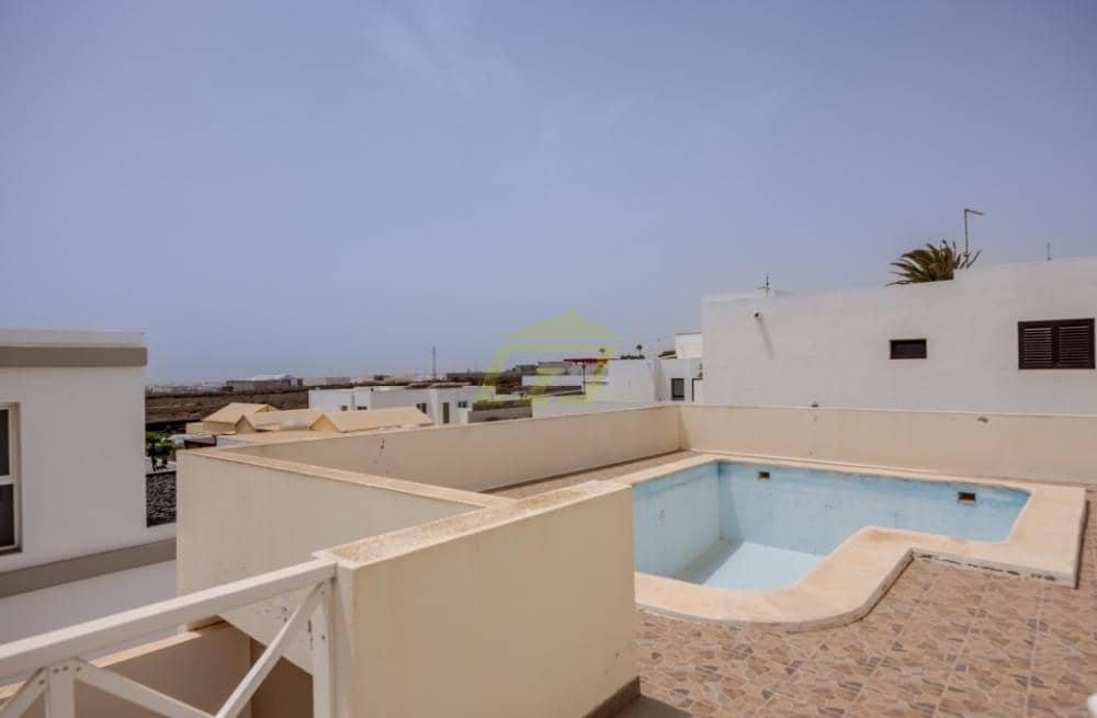 5 bedroom Villa for sale in Tahiche with pool - € 550,000 (Ref: 9570451)