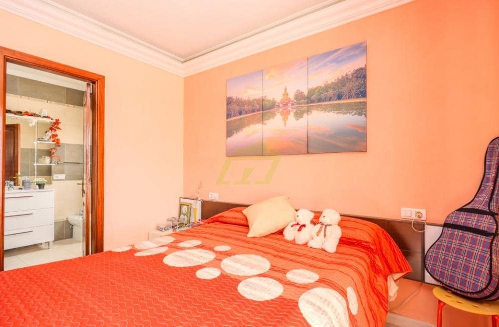 5 bedroom Villa for sale in Tahiche with pool - € 550,000 (Ref: 9570451)