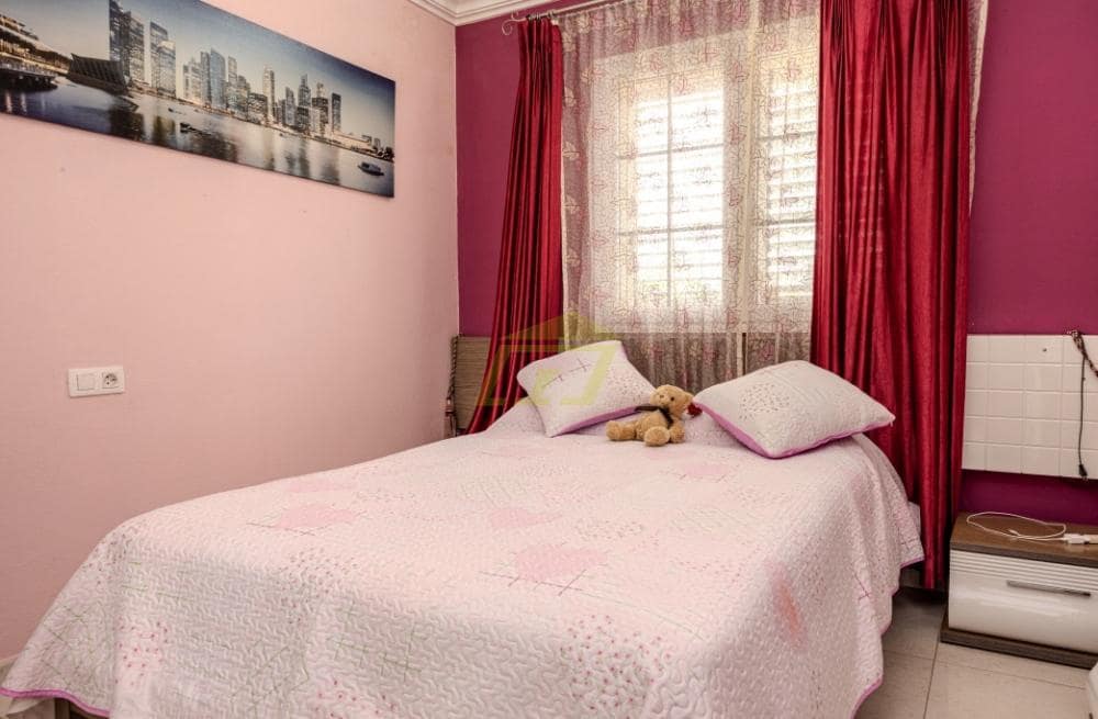 5 bedroom Villa for sale in Tahiche with pool - € 550,000 (Ref: 9570451)