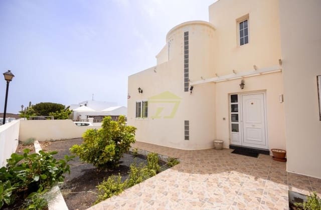 5 slaapkamer Villa te koop in Tahiche, Teguise met zwembad - € 550.000 (Ref: 9570451)