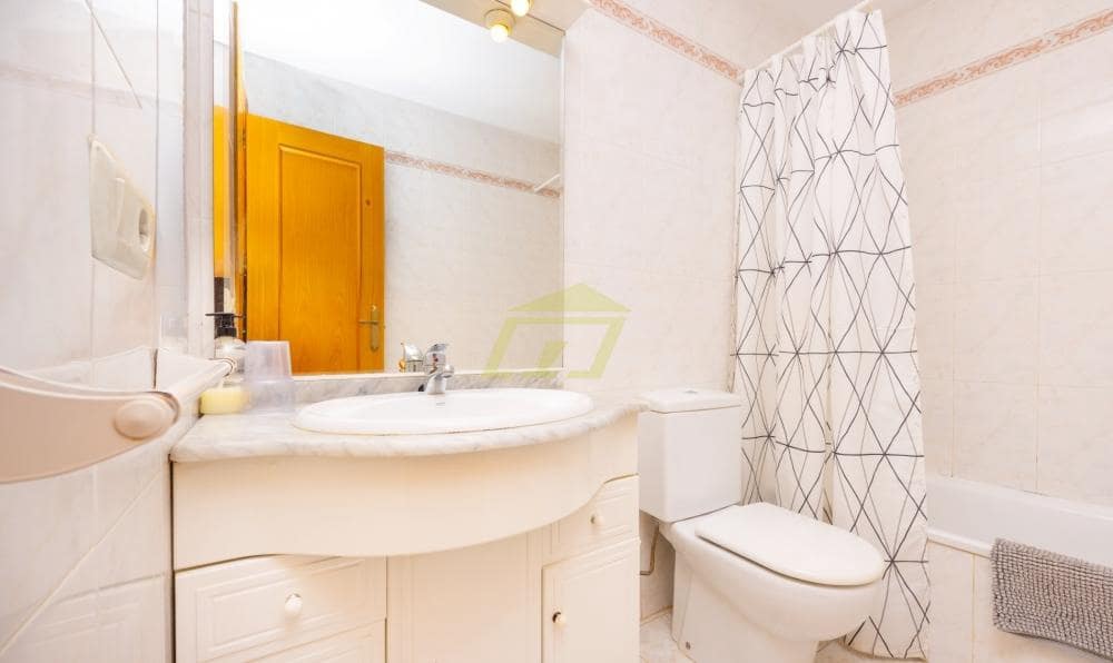 2 bedroom Apartment for sale in Costa Teguise with pool garage - € 340,000 (Ref: 9570452)