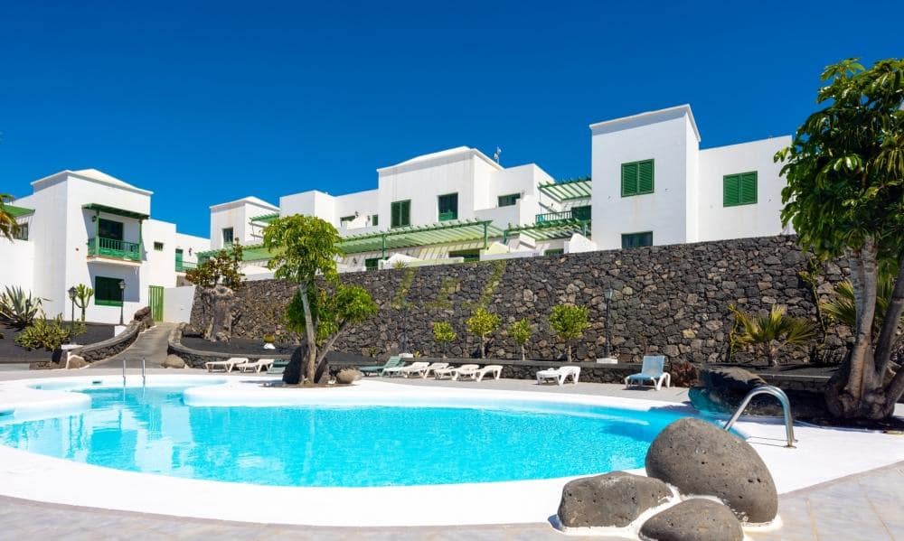 2 bedroom Apartment for sale in Costa Teguise with pool garage - € 340,000 (Ref: 9570452)