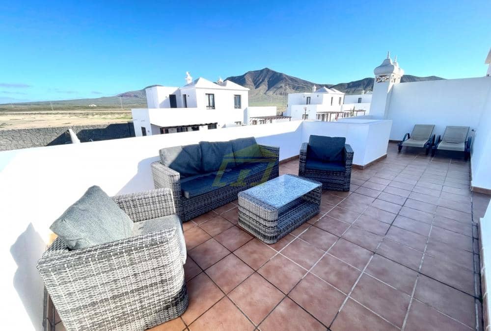 2 soverom Villa til salgs i Playa Blanca med svømmebasseng - € 399 000 (Ref: 9570453)