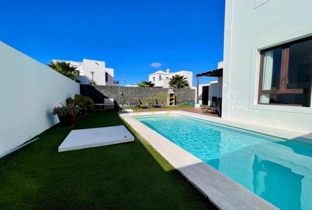 2 soverom Villa til salgs i Playa Blanca med svømmebasseng - € 399 000 (Ref: 9570453)