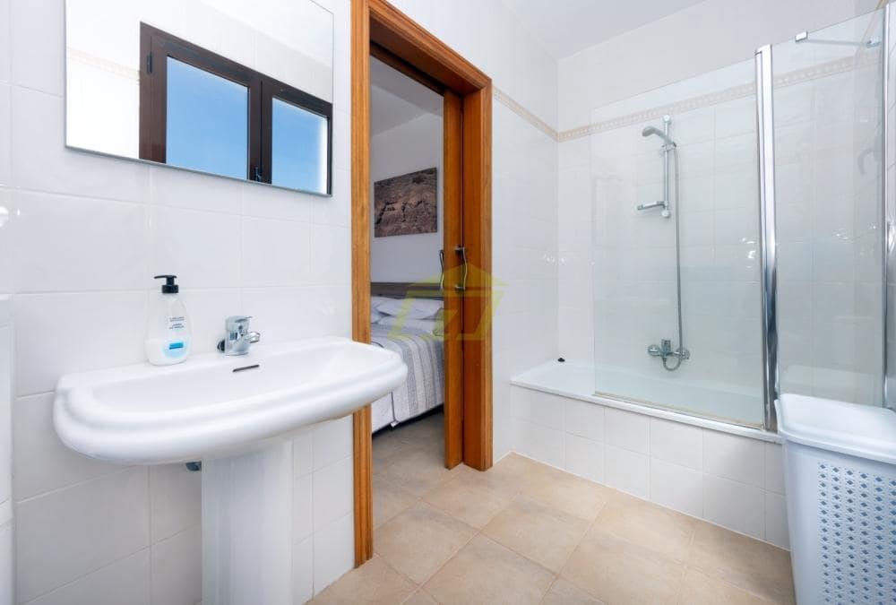 2 bedroom Villa for sale in Playa Blanca with pool garage - € 399,000 (Ref: 9570453)