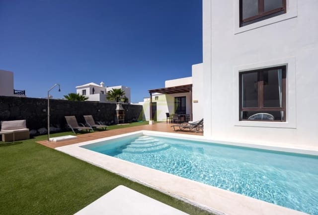 2 sovrum Villa till salu i Playa Blanca, Yaiza med pool - 399 000 € (Ref: 9570453)