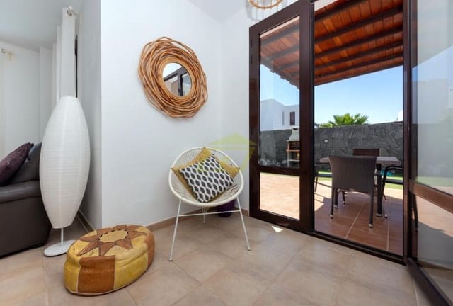 2 sovrum Villa till salu i Playa Blanca, Yaiza med pool - 399 000 € (Ref: 9570453)