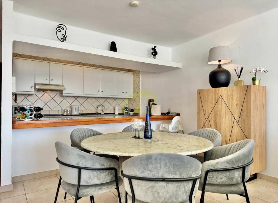 2 slaapkamer Appartement te koop in Costa Teguise met zwembad - € 380.000 (Ref: 9573829)