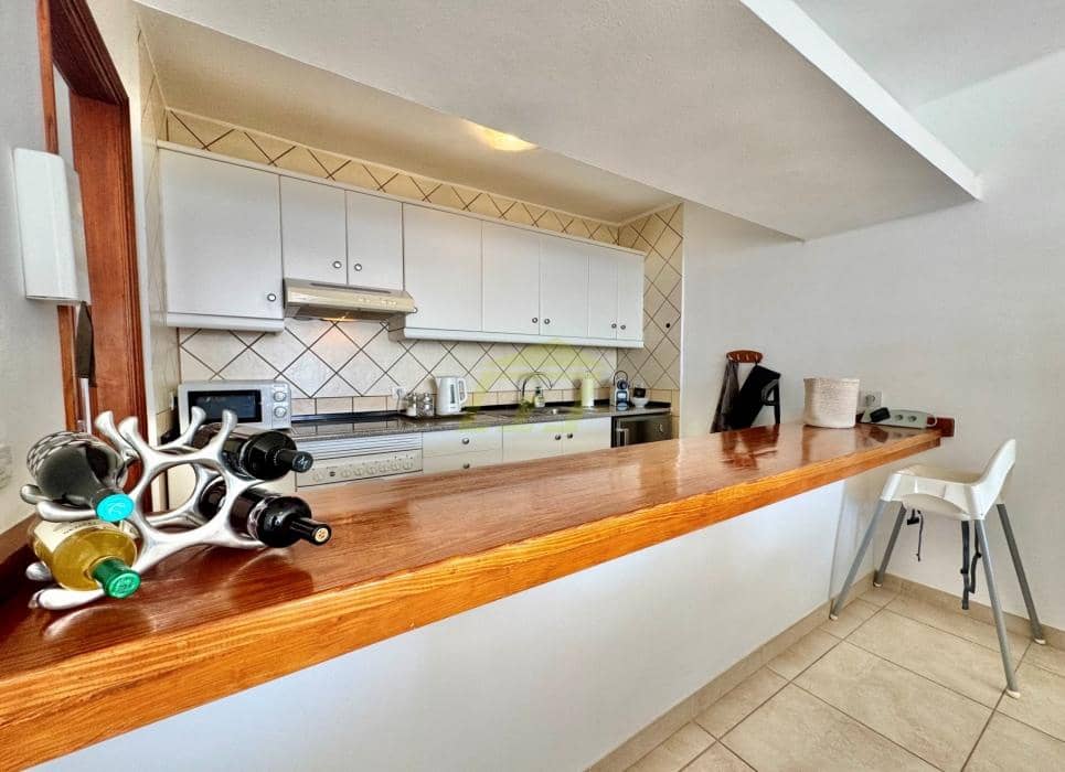 2 slaapkamer Appartement te koop in Costa Teguise met zwembad - € 380.000 (Ref: 9573829)